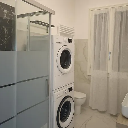 Queen Emanuelle Mestre