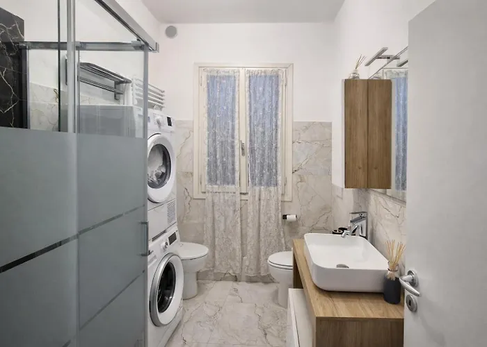 Queen Emanuelle Velence