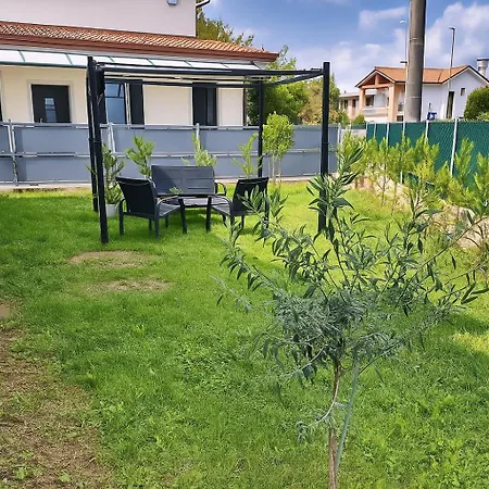 Queen Emanuelle * 梅斯特雷