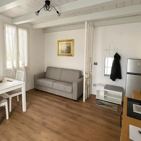 Queen Emanuelle 梅斯特雷