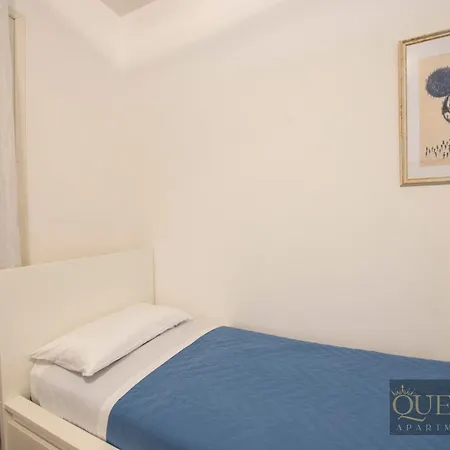Queen Emanuelle * البندقية
